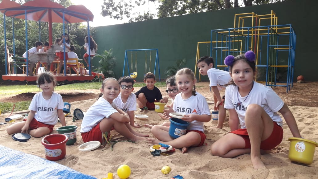 Brincadeiras no Parque 1º ano A e B